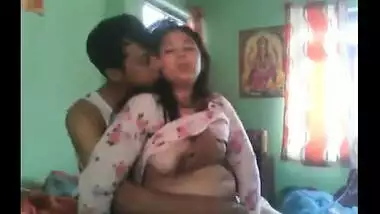 Desi mms Indian sex videos of big boobs wife with college guy