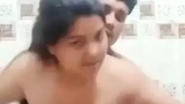 Bathroom mein chudai XXX