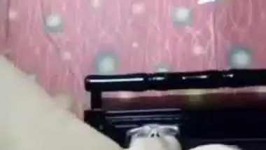 Viral tanker Bengali MILF fingering on video call