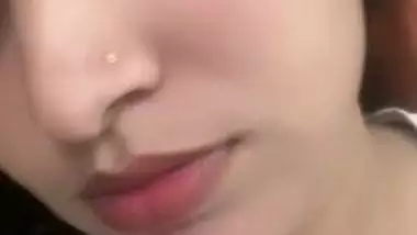 Khubsurat ladki ki pussy showing to boyfriend viral MMS