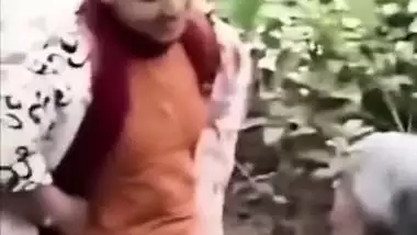 Uncle sucking aunty boobs while walking in park