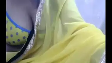 Big boobs Punjabi bhabhi webcam chat pallu slip