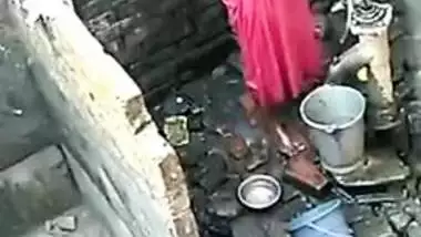 Indian girl bathing video taken hidden 