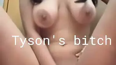Mallu Kannur hijab girl lickig finger and showing boobs