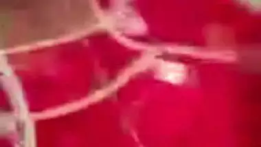 Slim married Tamil wife sharp boobs showing viral MMS