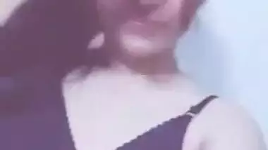 Desi cute gf fingering