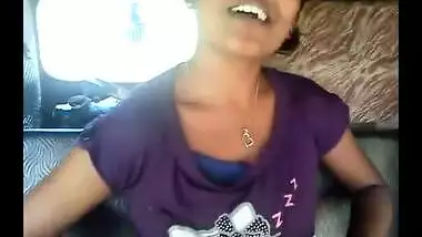deshi Gf In Auto Showing Boobs n pussy