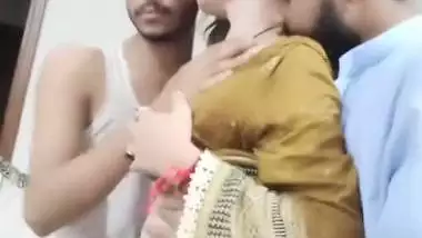 Two Hyderabad boys and a hot babe’s live xxx video