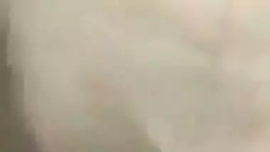 Guy fucks his 18-year-old GF’s pussy in Indian outdoor sex