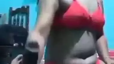 Desi MMS of a girl showing her boobs and sucking a dick