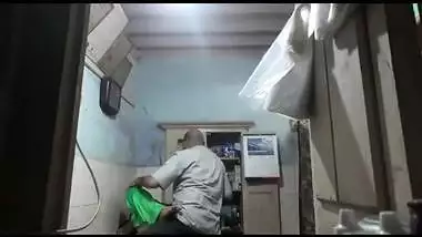 Desi teen comes to a XXX doctor who has sex with her in his office