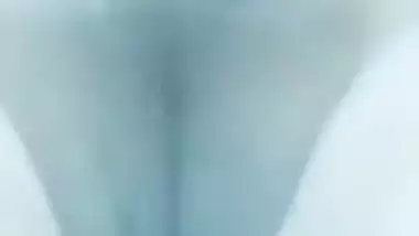 Cute village girl exposes her nude XXX curves in hot Desi video